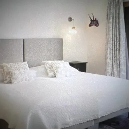 Superb 4-br Near Lift شامونكس